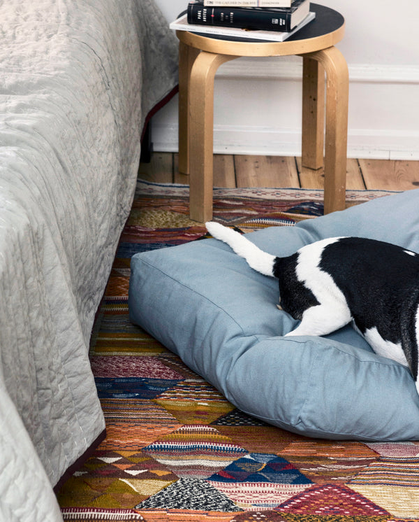 Støvet blå Tobine hundeseng